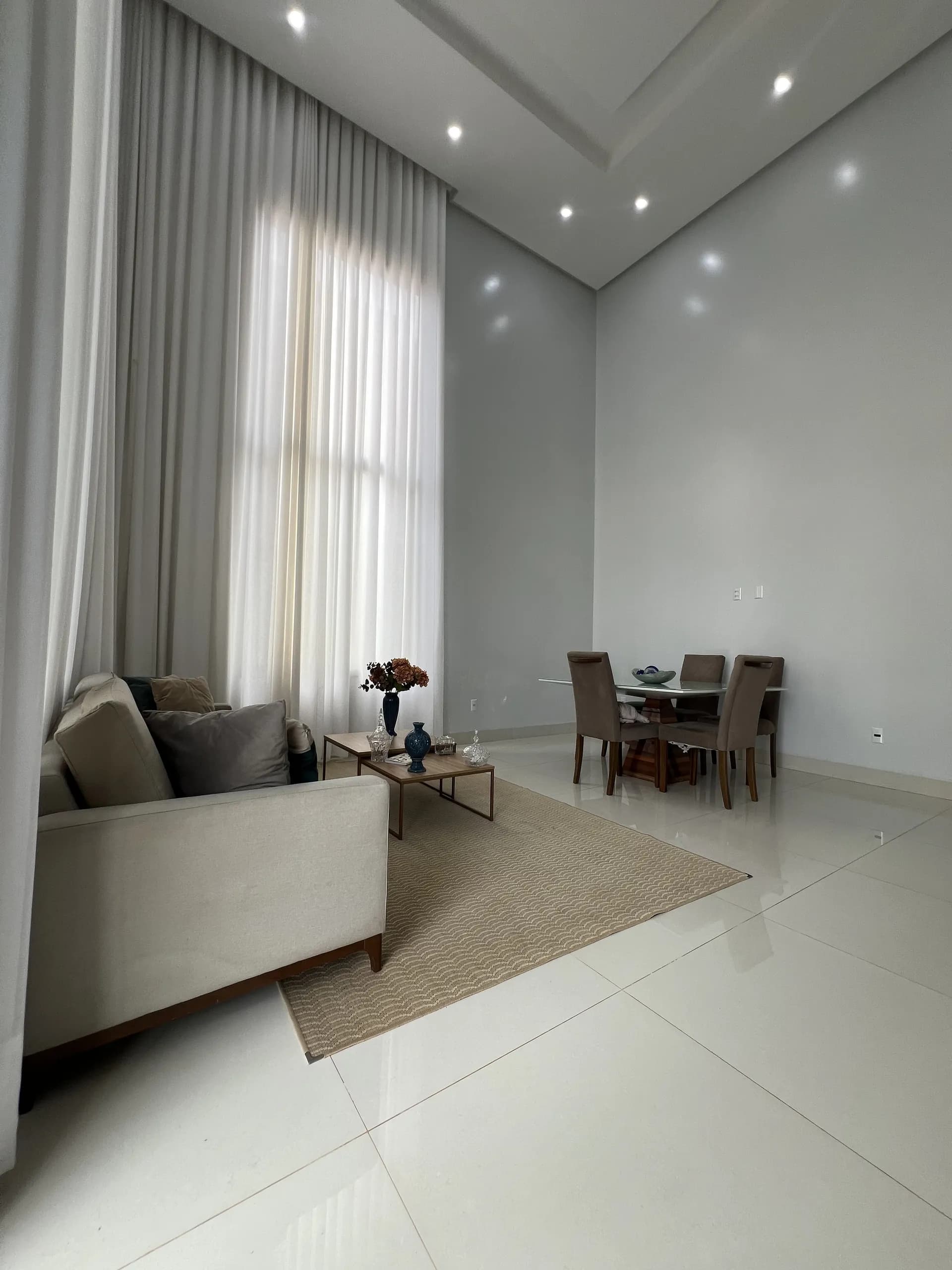 Casa térrea com excelente localização no condomínio Anaville — foto 1