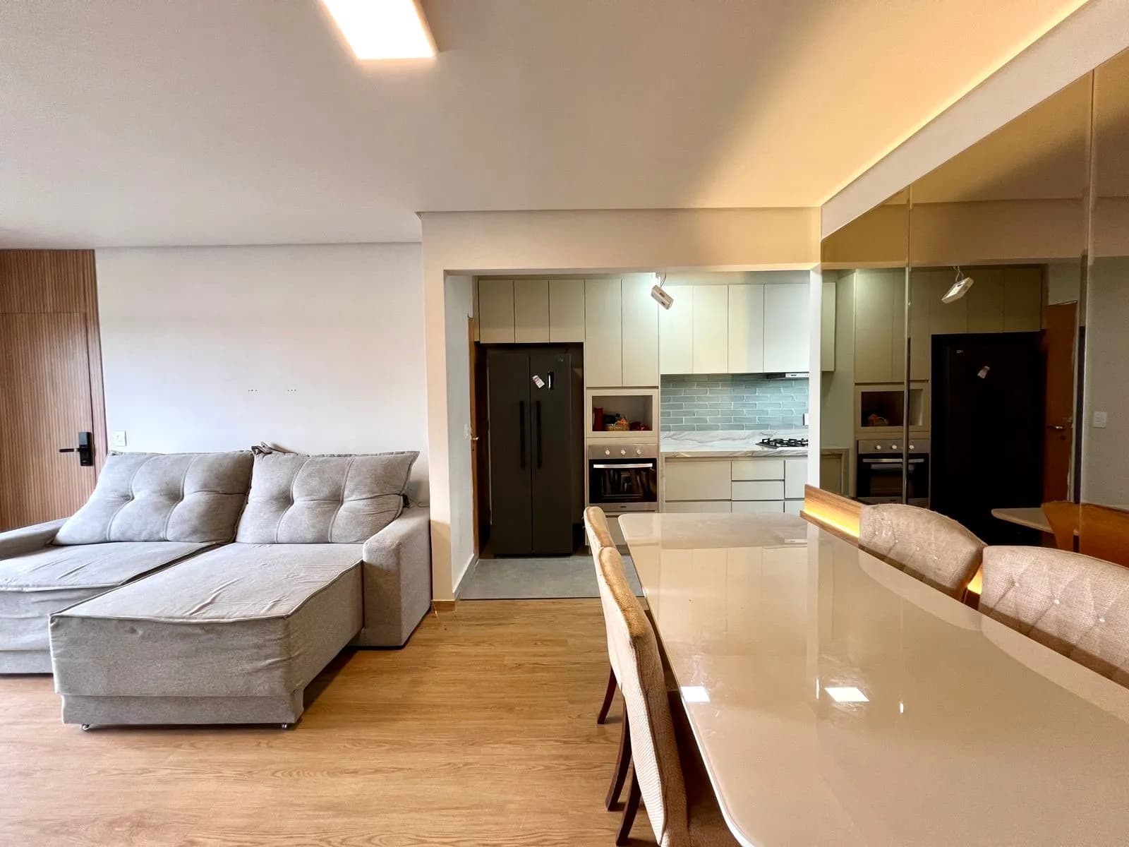 Apartamento 3/4 e 2 suítes com varanda - Alto da Glória — foto 1